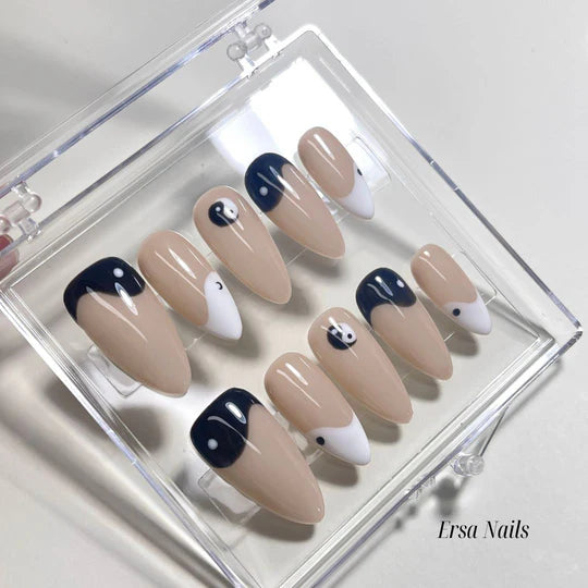 Custom_Nails_06.webp