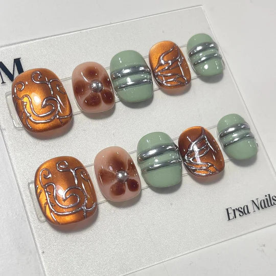 Custom_Nails_2.webp