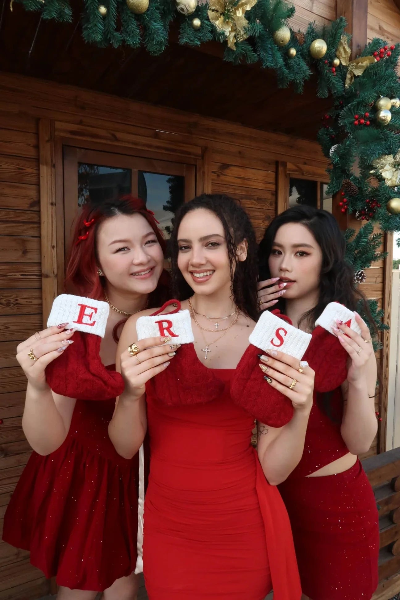Holiday2025_25.webp